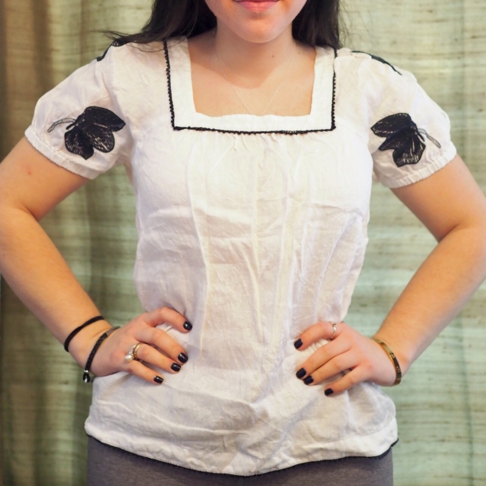 Short-sleeve, peasant-style blouse.